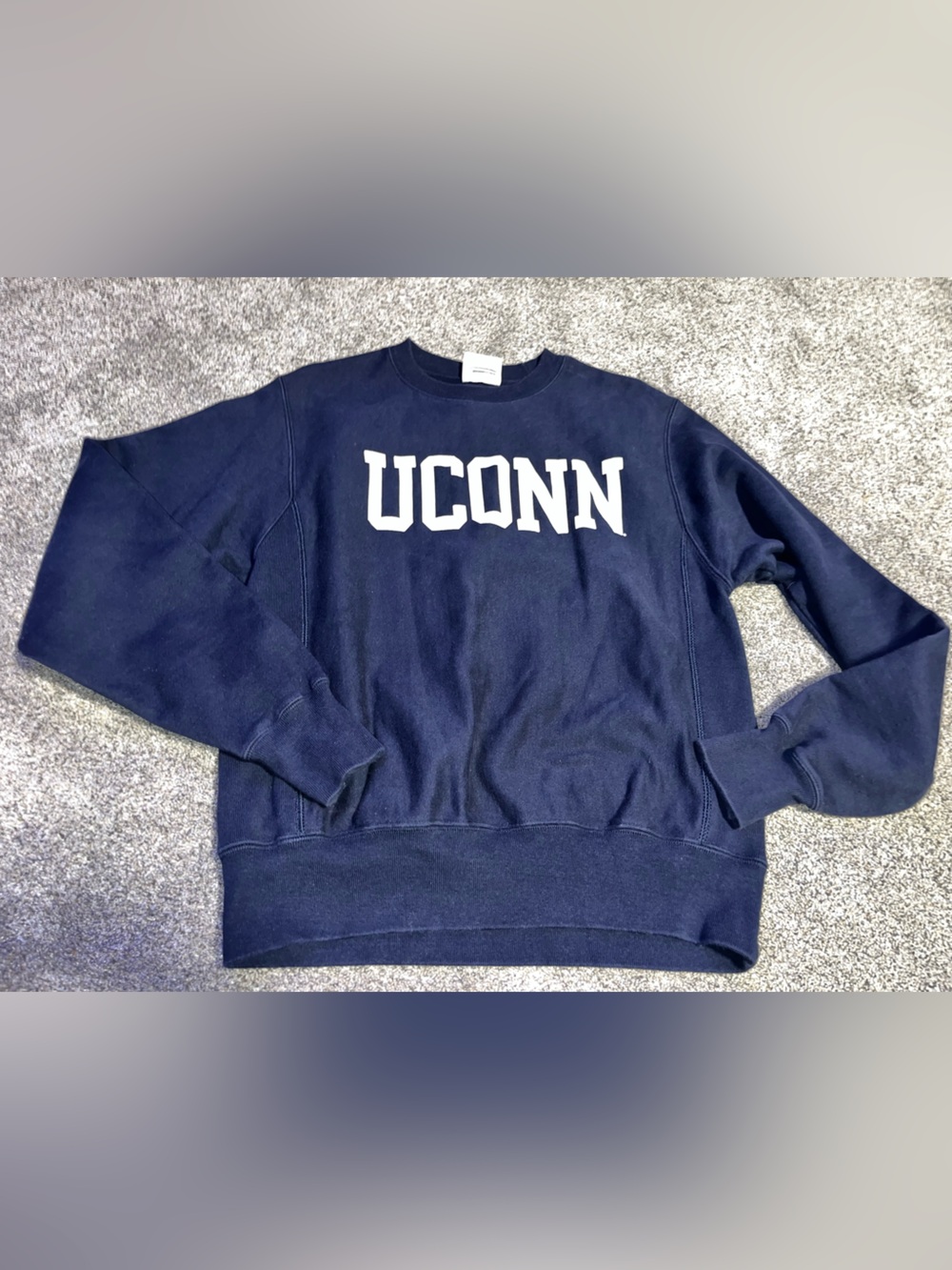 Vintage Champion Reverse Weave UCONN Sweatshirt Small Vguc unisex